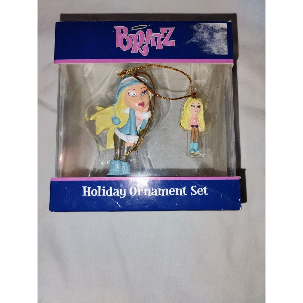 2005 BRATZ Vintage Christmas Tree Ornament Holiday Set Y2K Sasha With Doll